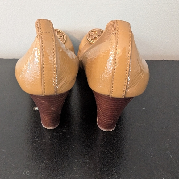 Tory Burch Shoes Caroline Patent Leather Wedge Pumps - Picture 5 of 8